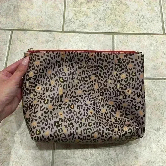 Leopard cosmetics bag - Picture 1 of 4